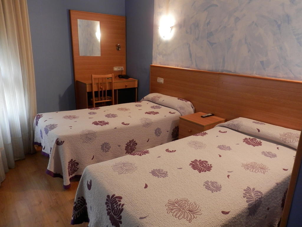 Hotel Dona Maria Gijón Chambre photo