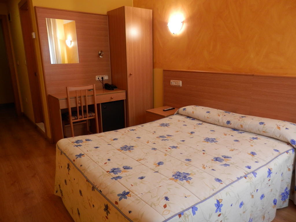 Hotel Dona Maria Gijón Chambre photo